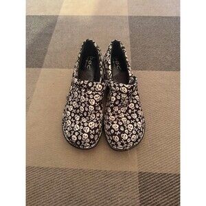 b.o.c Clogs sz 6.5M